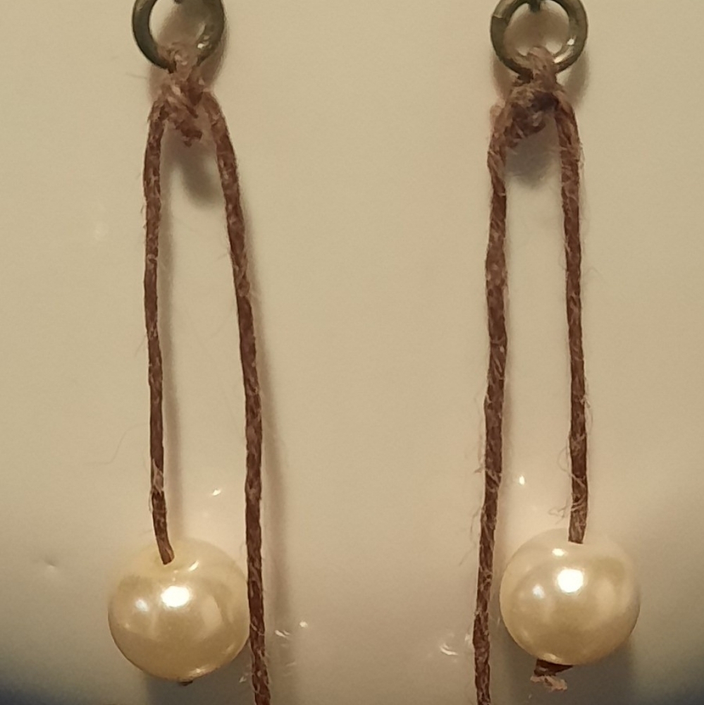 Pearlized casual earrings
